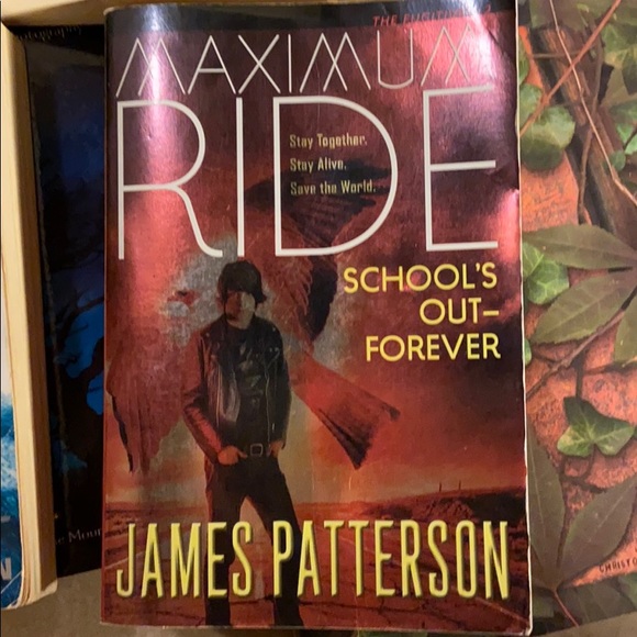 Maximum ride 4 book set - Picture 4 of 16